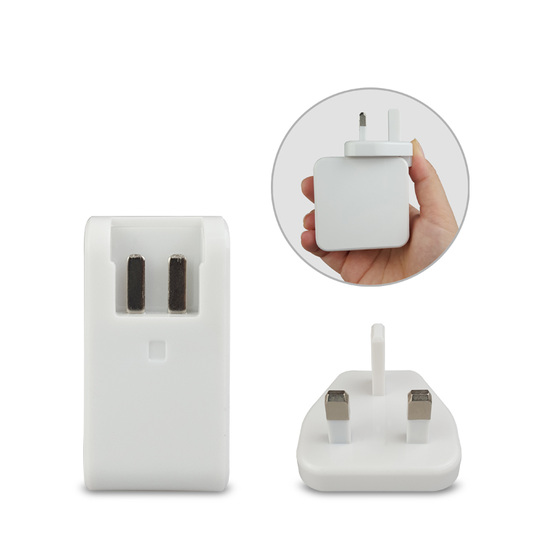 QC3.0 轉(zhuǎn)換插頭充電器-ST390Q